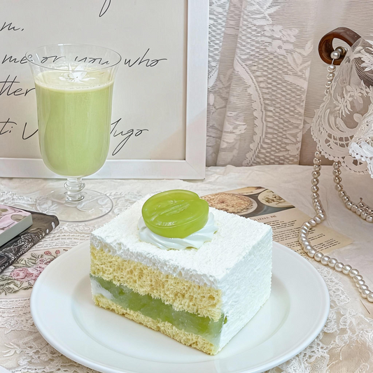 シャインマスカットクリームケーキ(スクイーズ)